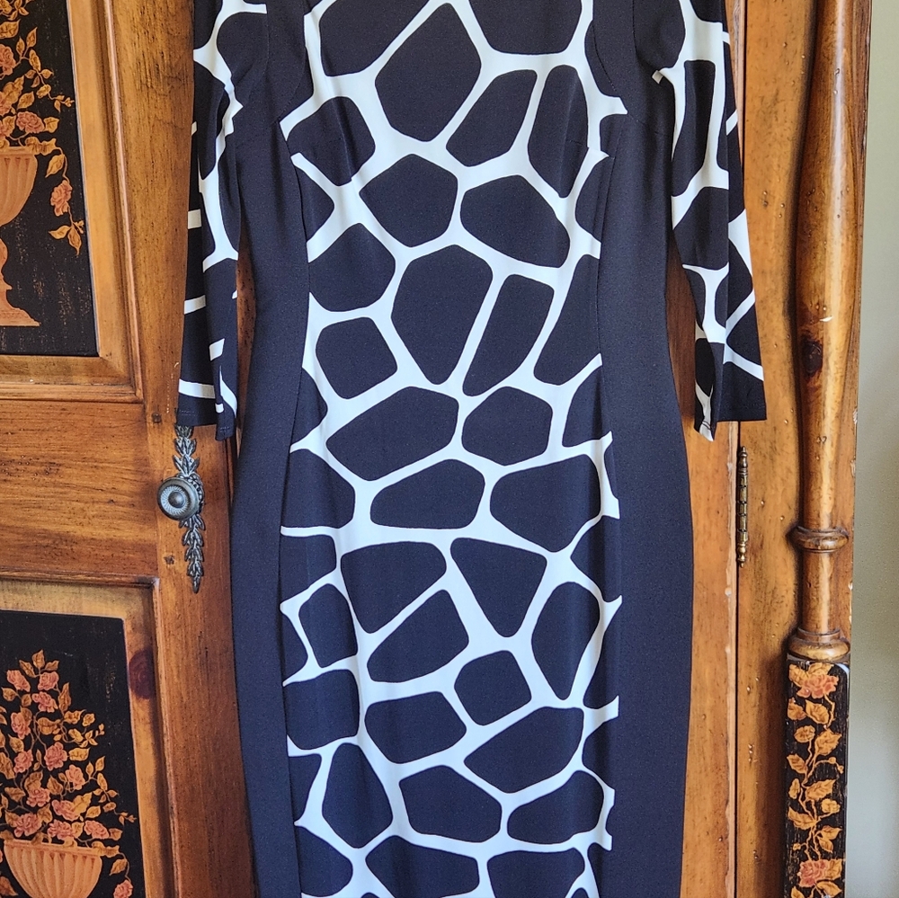 Maggy London Black and White Long Sleeve Sheath Dress with Geometric Print